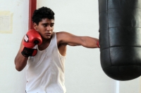 Lunes 7 de mayo del 2012. Dante, nuevo valor del boxeo entrena en las instalaciones del INDEJECH Lunes 7 de mayo del 2012. Dante, nuevo valor del boxeo entrena en las instalaciones del INDEJECH