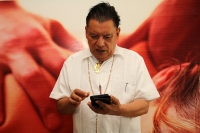Miércoles 1 de marzo del 2017. Tuxtla Gutiérrez. El notario público Horacio C. Borrayas antes de su conferencia de prensa habla sobre el tema de las reuniones del ex gobernador Juan Sabines Guerrero  y Gilberto Rivera Amarillas el Tio Gil detenido en Guat