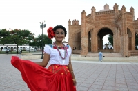 Domingo 26 de junio del 2016. Chiapa de Corzo. La Danza del Colibrí o Burrioncito. Esta danza de origen prehispánico es representada por jóvenes chiapacorceños en la víspera de la celebración de San Pedro en esta rivereña ciudad colonial. Los danzantes re
