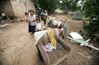 Lunes 6 de septiembre. Habitantes de la comunidad Lázaro Cárdenas en el municipio de Coita permanecen incomunicados y en condiciones infrahumanas después de las lluvias de la semana pasada. Estas comunidades se encuentran ubicadas en las cercanías de la z