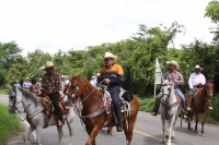 Viernes 24 de agoto del 2012. Venustiano Carranza. “La Cabalgata”. Los participantes de la Segunda Cabalgata de San Bartolome se realiza durante las fiestas patronales agrupando a los personajes principales y hacendados quienes recorren las rancherias dur