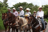 Viernes 24 de agoto del 2012. Venustiano Carranza. “La Cabalgata”. Los participantes de la Segunda Cabalgata de San Bartolome se realiza durante las fiestas patronales agrupando a los personajes principales y hacendados quienes recorren las rancherias dur Viernes 24 de agoto del 2012. Venustiano Carranza. “La Cabalgata”. Los participantes de la Segunda Cabalgata de San Bartolome se realiza durante las fiestas patronales agrupando a los personajes principales y hacendados quienes recorren las rancherias dur