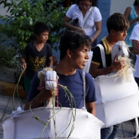 Lunes 25 de julio del 2016. Suchiapa. La Danza del Caballo Blanco o Nandayuli. Durante los festejos de Santa Ana en esta comunidad, los jóvenes bailan acompañados del ritmo de la carrizo y tambores en un vaivén frenético entre quienes representan caballos Lunes 25 de julio del 2016. Suchiapa. La Danza del Caballo Blanco o Nandayuli. Durante los festejos de Santa Ana en esta comunidad, los jóvenes bailan acompañados del ritmo de la carrizo y tambores en un vaivén frenético entre quienes representan caballos