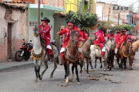 Viernes 19 de enero del 2018. Venustiano Carranza. Los Carrerantes de La San Bartolomé de los Llanos. Cabalgando y ataviados de rojo y cascabeles, los indí­genas recorren las calles entre las iglesias de San Sebastián y San Pedro