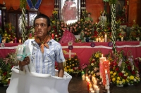 Lunes 24 de julio del 2017. Suchiapa, Chiapas. La Danza del Caballo Blanco o Nandayuli. Durante los festejos de Santa Ana en esta comunidad, los jóvenes bailan acompañados del ritmo del carrizo y tambores en un vaivén frenético
