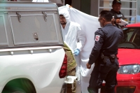 Viernes 22 de junio dl 2018. Tuxtla Gutiérrez. Peritos levantan el cuerpo de una persona que fallece al caer de la azotea de un hotel ubicado en el centro de la ciudad.