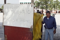 Martes 12 de octubre. Una improvisada letrina da servicio a las personas que transitan en el parque central de esta ciudad.