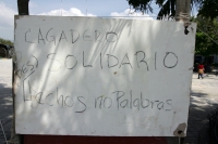 Martes 12 de octubre. Una improvisada letrina da servicio a las personas que transitan en el parque central de esta ciudad.
