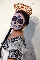 20231025. Tuxtla. Calaveras y Catrinas marchan hacia el centro de la ciudad.