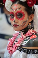20231025. Tuxtla. Calaveras y Catrinas marchan hacia el centro de la ciudad.