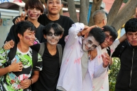 20231025. Tuxtla. Calaveras y Catrinas marchan hacia el centro de la ciudad.