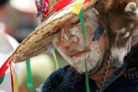 Especial / La Danza del Calalá de Suchiapa/ 38 fotos / Los danzantes de las cofradías y mayordomías de la etnia Zoque de la comunidad Suchiapa en el estado de Chiapas, danzan por las calles de esta comunidad la Danza del Calalá donde representan la lucha 