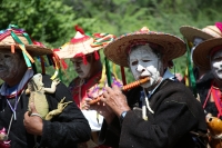 20210531. El Calalá en Suchiapa.  Día de La Topada del Calalá: los diferentes grupos de danzantes se encuentran para acompañar el recorrido ritual hacia la Ermita de esta comunidad