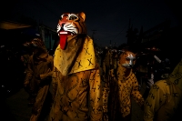 Especial / La Danza del Calalá de Suchiapa/ 38 fotos / Los danzantes de las cofradías y mayordomías de la etnia Zoque de la comunidad Suchiapa en el estado de Chiapas, danzan por las calles de esta comunidad la Danza del Calalá donde representan la lucha 