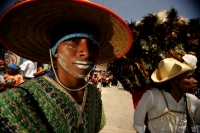 Especial / La Danza del Calalá de Suchiapa/ 38 fotos / Los danzantes de las cofradías y mayordomías de la etnia Zoque de la comunidad Suchiapa en el estado de Chiapas, danzan por las calles de esta comunidad la Danza del Calalá donde representan la lucha 