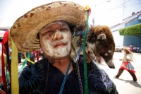 Especial / La Danza del Calalá de Suchiapa/ 38 fotos / Los danzantes de las cofradías y mayordomías de la etnia Zoque de la comunidad Suchiapa en el estado de Chiapas, danzan por las calles de esta comunidad la Danza del Calalá donde representan la lucha 