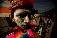 Especial / La Danza del Calalá de Suchiapa/ 38 fotos / Los danzantes de las cofradías y mayordomías de la etnia Zoque de la comunidad Suchiapa en el estado de Chiapas, danzan por las calles de esta comunidad la Danza del Calalá donde representan la lucha 