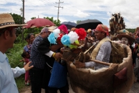 Martas 13 de junio del 2017. Suchiapa. El recorrido de la topada del SantÃsimo da inicio a las danzas del Calalá en las comunidades de esta localidad de la depresión central de Chiapas. Los danzantes se reúnen entre las comunidades de oriente de esta loc Martas 13 de junio del 2017. Suchiapa. El recorrido de la topada del SantÃsimo da inicio a las danzas del Calalá en las comunidades de esta localidad de la depresión central de Chiapas. Los danzantes se reúnen entre las comunidades de oriente de esta loc