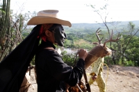 Miércoles 14 de agosto del 2017. Chiapa de Corzo. Los danzantes del Calalá en la ribera del rio Grande guardan la costumbre del visitar el Cerro del Tigre o Diliñumbure donde los habitantes relatan la historia del lugar encantado donde aparecía un pequeño