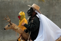 Miércoles 30 de mayo del 2018. Chiapa de Corzo. Los jóvenes danzantes del Calalá del Bario Benito Juárez se preparan para realizar el recorrido hacia el Cerro del Tigre esta tarde