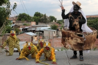 Miércoles 30 de mayo del 2018. Chiapa de Corzo. Los jóvenes danzantes del Calalá del Bario Benito Juárez se preparan para realizar el recorrido hacia el Cerro del Tigre esta tarde