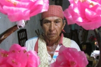 Lunes 20 de junio (40 fotos) Los participantes de la danza del Calalá visten tocados color azul y adornan sus cabezas con paliacates para identificarse con la usanza de los pueblos orginales de la depresión central de Chiapas. Esta festividad tiene su pun