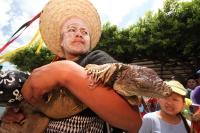 Miércoles 22 de junio. (20 fotos). El jueves de Corpus se viste de colores y de festividad en la comunidad de Suchiapa, cuando sucede el punto culminante de las celebraciones tradicionales del Calalá o Danza del Venado y del Tigre el cual representa part Miércoles 22 de junio. (20 fotos). El jueves de Corpus se viste de colores y de festividad en la comunidad de Suchiapa, cuando sucede el punto culminante de las celebraciones tradicionales del Calalá o Danza del Venado y del Tigre el cual representa part