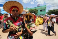 Miércoles 22 de junio.  (20 fotos). El jueves de Corpus se viste de colores y de festividad en la comunidad de Suchiapa, cuando sucede el punto culminante de las celebraciones tradicionales del Calalá o Danza del Venado y del Tigre el cual representa part