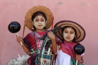 Domingo 22 de junio del 2014. Suchiapa, Chiapas. Durante las celebraciones patronales del Corpus Christi, los danzantes del Calalá visitan La Cruz del Perdón en las cercanÃas del panteón de la localidad para continuar con el tradicional recorrido hacia la Domingo 22 de junio del 2014. Suchiapa, Chiapas. Durante las celebraciones patronales del Corpus Christi, los danzantes del Calalá visitan La Cruz del Perdón en las cercanÃas del panteón de la localidad para continuar con el tradicional recorrido hacia la