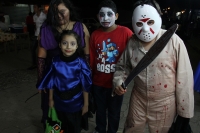 Domingo 1 de noviembre del 2015. Tuxtla Gutiérrez. La iconografía del Día de Muertos se llena del sincretismo de las comunidades de Chiapas presentando características propias de la culturización que se apropia de sus festividades.