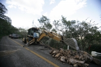 Lunes 7 de enero. Los trabajos para la remodelación de los accesos a los miradores y de la carretera de entrada al Cañón del Sumidero iniciaron esta mañana, por lo que las autoridades de la Conafor dan aviso a los visitantes que en los próximos días los a