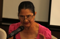 Martes 18 de febrero del 2014. Tuxtla Gutiérrez. Eduardo Ramírez Aguilar, secretario de Gobierno de Chiapas y Candelaria Rodríguez encargada de la Coordinación Educativa para la Transversalidad de Género hablan en conferencia de prensa del programa 21 pas