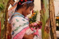 Lunes 30 de enero del 2017. Tuxtla Gutiérrez. La Virgen de Candelaria. La comunidad Zoque se reúne desde la madrugada para iniciar el recorrido de las tres Vírgenes de Copoya las cuales recorren bailando y gritando vivas acompañados de los sones tradicion