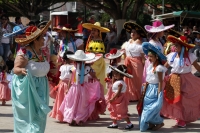 Viernes 1 de febrero el 2109. San Fernando. El baile de Yomo Etze es realizado durante el recorrido de Las Candelarias  en las sinuosas calles al inicio de los festejos del segundo mes de año