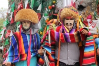 Lunes 30 de enero del 2017. Tuxtla Gutiérrez. La Virgen de Candelaria. La comunidad Zoque se reúne desde la madrugada para iniciar el recorrido de las tres Vírgenes de Copoya las cuales recorren bailando y gritando vivas acompañados de los sones tradicion
