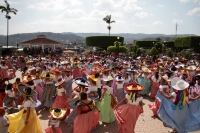 Viernes 1 de febrero el 2109. San Fernando. El baile de Yomo Etze es realizado durante el recorrido de Las Candelarias  en las sinuosas calles al inicio de los festejos del segundo mes de año