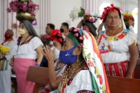 20210202. Tuxtla G. Los costumbristas de la comunidad Zoque se cubren con #cubrebocas y con las medidas de precaución por la #Pandemia del #Covid, realizan los rituales patronales de la comunidad de #Copoya