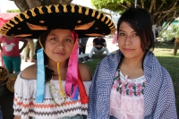 Lunes 1 de febrero del 2016. San Fernando. La Danza de Las Candelarias. Las bellas mujeres de la comunidad indígena Zoque de esta localidad ubicada a 14 kilómetros de la capital del estado de Chiapas bailan por las calles vistiendo el traje típico adornad
