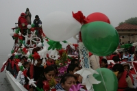 Domingo 12 de diciembre. Chiapa de Corzo. (Especial 35 fotos) Lancheros de servicios turísticos de Chiapa de Corzo, realizan la procesión dentro de las aguas del río Grijalva hacia el interior del Cañón del Sumidero donde colocan la imagen religiosa en la