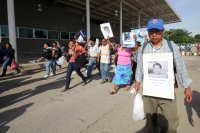 Martes 26 de julio. Familiares de migrantes en transito hacia los EEUU y de desaparecidos centroamericanos marchan entre la frontera entre las ciudad Gautemalteca Tecum Uman y Ciudad Hidalgo del municipio de Tapachula, Chiapas en la Caravana Paso a Paso p