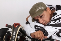 Jueves 28 de junio del 2012. Tuxtla Gutiérrez, Chiapas. El DJ y locutor, Carlos el Vampiro Sánchez nos muestras su faceta de deportista extremo en esta sesión fotográfica.
