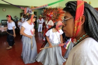 Sábado 25 de febrero del 2017. Tuxtla Gutiérrez. Los danzantes de la comunidad de la etnia Zoque recorren las calles de la capital de Chiapas donde bailan la Danza de la Pluma de la Guacamaya o Carnaval