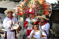 Sábado 25 de febrero del 2017. Tuxtla Gutiérrez. Los danzantes de la comunidad de la etnia Zoque recorren las calles de la capital de Chiapas donde bailan la Danza de la Pluma de la Guacamaya o Carnaval