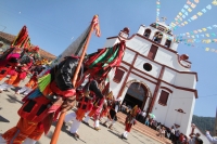 Domingo 2 de marzo del 2014. San Miguel Huixtan, Chiapas. Indígenas Tsotsiles y tsentales asentados en este municipio de los altos de Chiapas, presentan las danzas tradicionales correspondientes al Carnaval este medio día en la plaza de esta comunidad de 