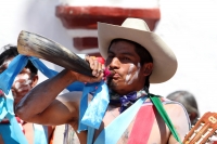 Domingo 2 de marzo del 2014. San Miguel Huixtan, Chiapas. Indígenas Tsotsiles y tsentales asentados en este municipio de los altos de Chiapas, presentan las danzas tradicionales correspondientes al Carnaval este medio día en la plaza de esta comunidad de 