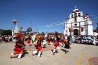Domingo 2 de marzo del 2014. San Miguel Huixtan, Chiapas. Indígenas Tsotsiles y tsentales asentados en este municipio de los altos de Chiapas, presentan las danzas tradicionales correspondientes al Carnaval este medio día en la plaza de esta comunidad de 
