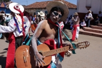 Domingo 15 de febrero del 2015. San Miguel Huixtan. Los danzantes de las comunidades de Huixtan realizan la representación de la danza de Carnaval este medio día en esta comunidad de los altos de Chiapas donde se reúnen celebrando los días previos a la cu