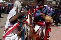 Domingo 15 de febrero del 2015. San Miguel Huixtan. Los danzantes de las comunidades de Huixtan realizan la representación de la danza de Carnaval este medio día en esta comunidad de los altos de Chiapas donde se reúnen celebrando los días previos a la cu