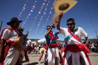 Domingo 15 de febrero del 2015. San Miguel Huixtan. Los danzantes de las comunidades de Huixtan realizan la representación de la danza de Carnaval este medio día en esta comunidad de los altos de Chiapas donde se reúnen celebrando los días previos a la cu