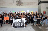 Lunes 10 de agosto del 2015. Tuxtla Gutiérrez. Jóvenes chiapanecos marchan esta tarde hacia el centro de la ciudad en contra del asesinato de mujeres en México, protesta derivada de la cercanía con las víctimas de la Col. Narvarte en la ciudad de México